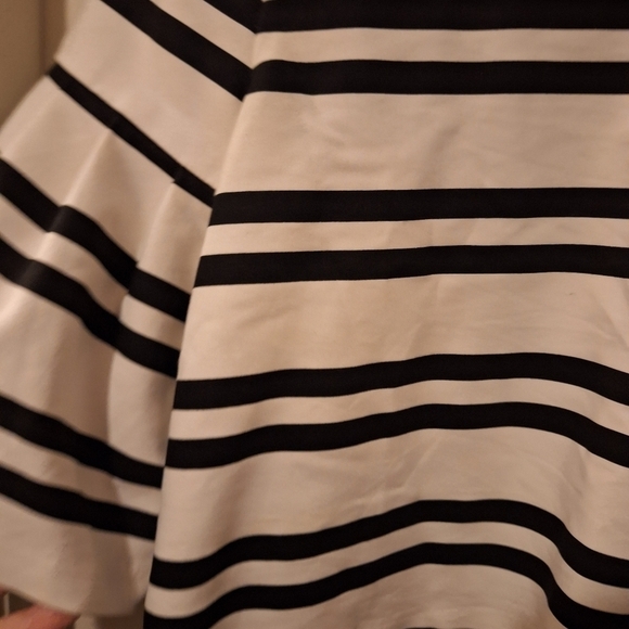 Zara Trafaluc Black and White Crop Bell Sleeve Top Large - Picture 6 of 8